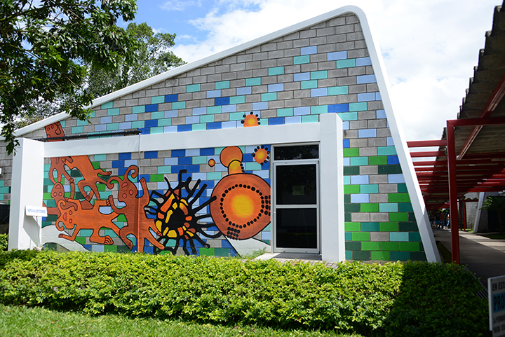 obra mural de uno de los edificios de la sede del atlántico